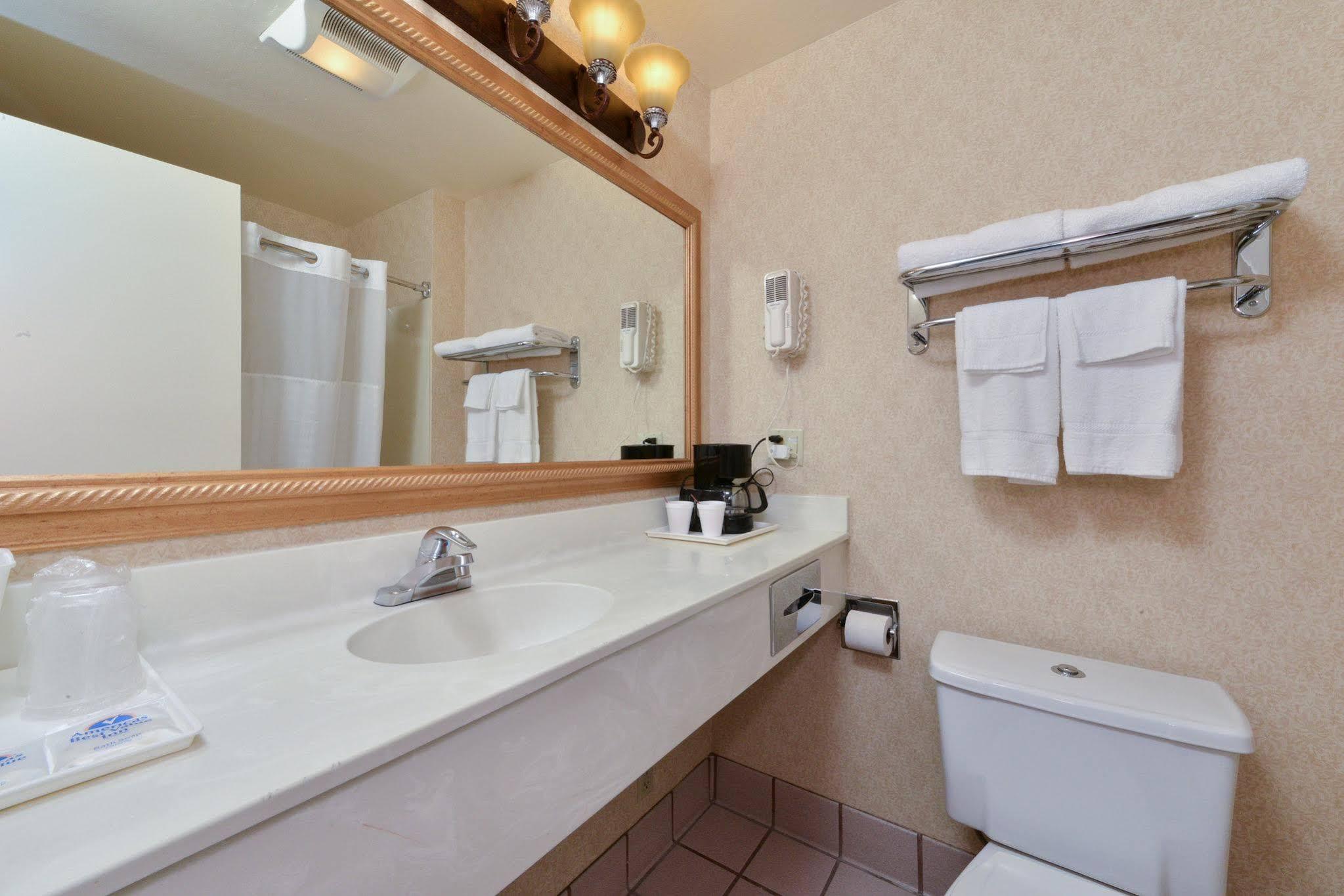 Americas Best Value Inn San Jose Convention Center Екстер'єр фото
