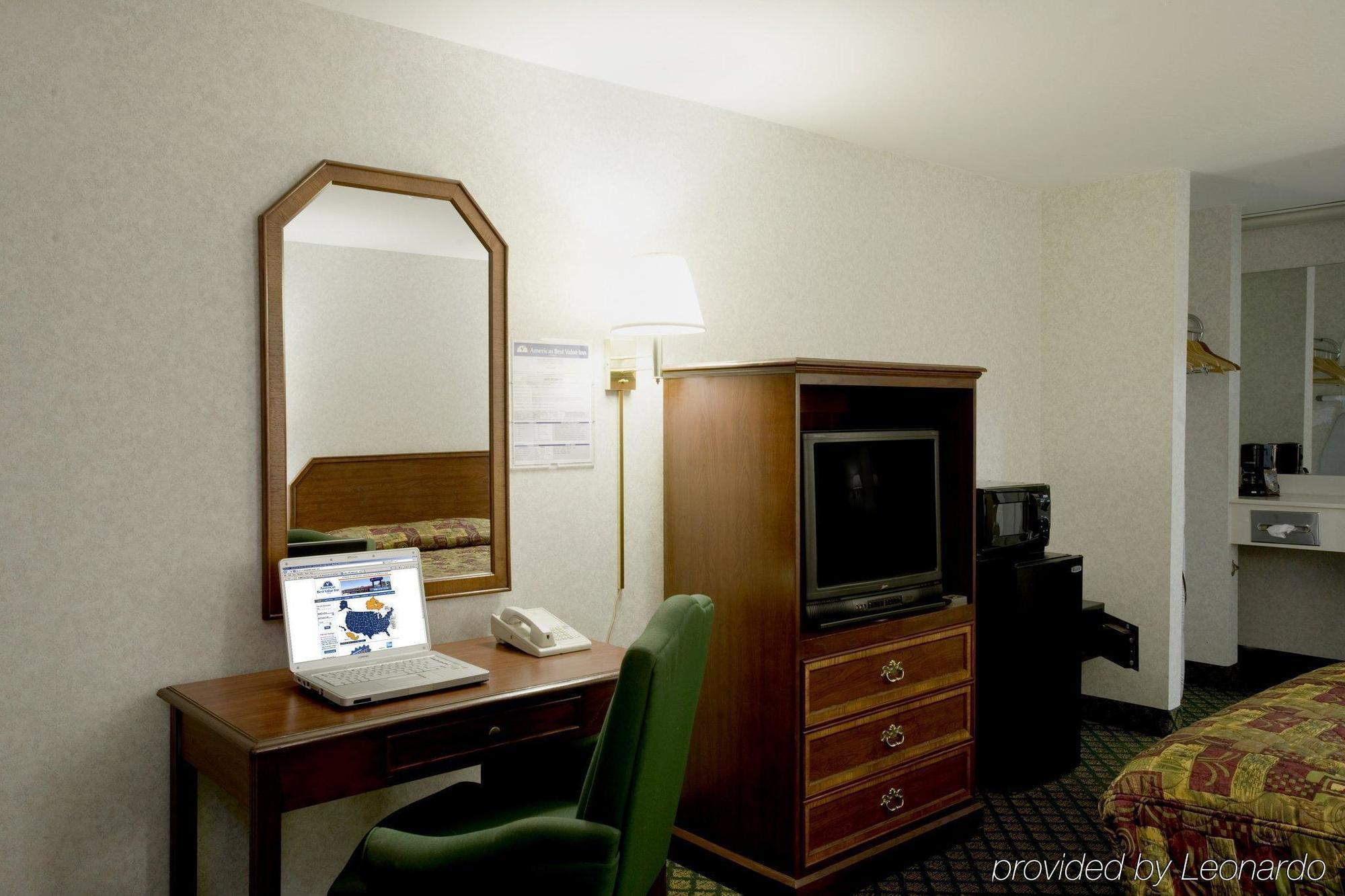 Americas Best Value Inn San Jose Convention Center Номер фото
